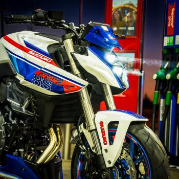 GSX8-S SPECIAL EDITION FRANCE RACING